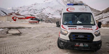 bahcesarayda-65-yasindaki-hasta-helikopter-ambulansla-vana-sevk-edildi-RgPQHU4D.jpg