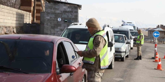 Van’da kesinleşmiş cezası olan 3 kişi yakalandı