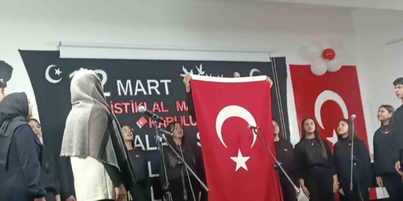 ozalpte-istiklal-marsinin-kabulu-ve-mehmet-akif-ersoyu-anma-gunu-YJrWfrNB.jpg