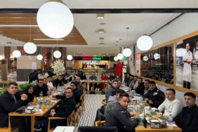 vanmall-yonetim-ve-personeli-iftarda-bir-araya-geldi-OOlT5ryJ.jpg